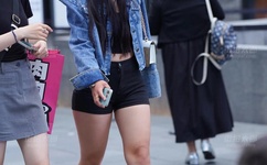 中文字幕人成乱码熟女APP